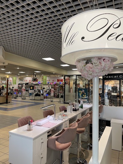 Mlle Pearl - Bar à Ongles, Institut de Beauté à Gassin