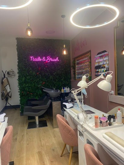 Nails And Brush, Institut de Beauté à Tremblay-en-France