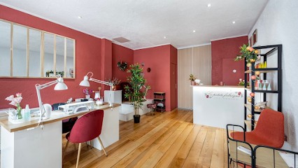 La Petite Fabrique Des Ongles, Institut de Beauté à Voiron