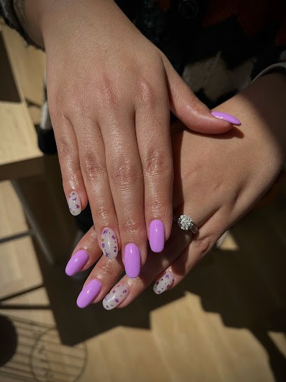 Nails & Lashes, Institut de Beauté à Mont-de-Marsan