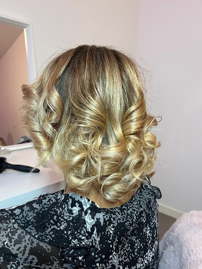 M.J.S Pink Beauty, Institut de Beauté à L'Isle-Jourdain