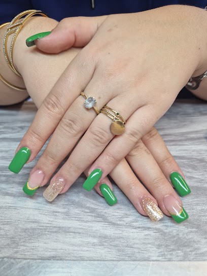 L&A Nails Cils et Ongles, Institut de Beauté à Carpentras