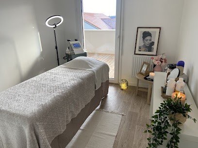 Nailslie's Beauty, Esthéticienne à Lormont