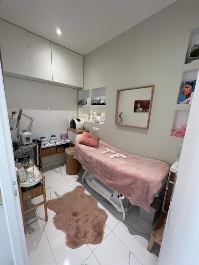 Touche Finale Coiffure Esthétique Et SPA, Institut de Beauté à Tremblay-en-France