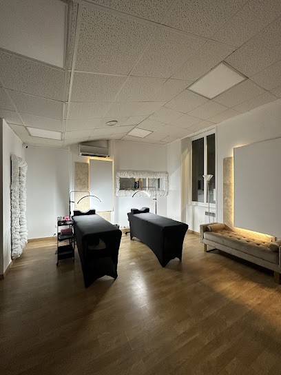 Caribbean Sun - UV & BEAUTÉ, Esthéticienne à Vénissieux