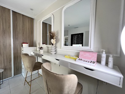 Kari Beauty - Makeup, Soins Visage & Epilations, Institut de Beauté à Garons