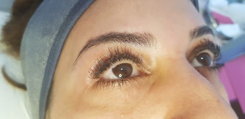 Hayat Beauty Eyes, Esthéticienne à Domessargues