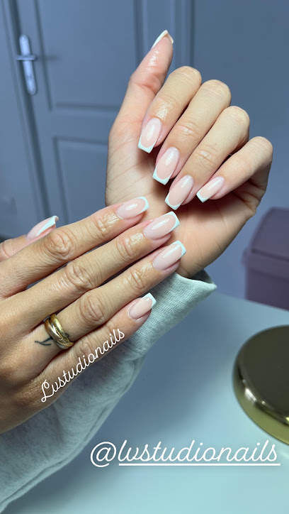Lv Studio Nails Institut De Beauté à Montfermeil