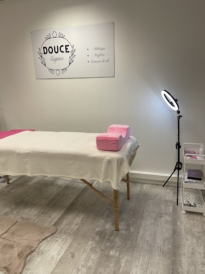 Douce Eugénie, Esthéticienne à Ham