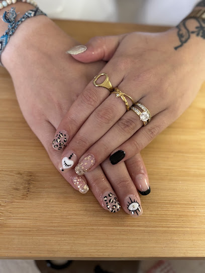 Nails By Caro Institut De Beauté à Coudekerque-Branche