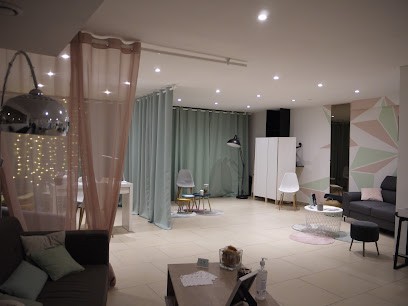 Notre Petit Atelier Et L'ti Espace Coiffure, Institut de Beauté à Juziers