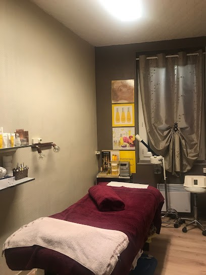 Parfumerie Institut De Beauté Les Glycines, Institut de Beauté à Saint-Étienne-du-Rouvray