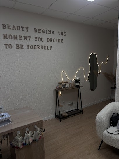 MNKCILS, Institut de Beauté à Saint-Chamond