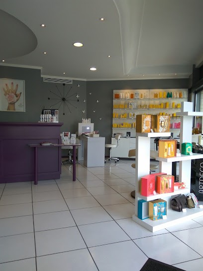 Art Mélie Beauty (anciennement Escale Spa Et Beauté), Institut de Beauté à Sully-sur-Loire