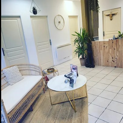 Extensions De Cils Et Ongles - Un Regard Sur Les Ongles, Institut de Beauté à Cournon-d'Auvergne