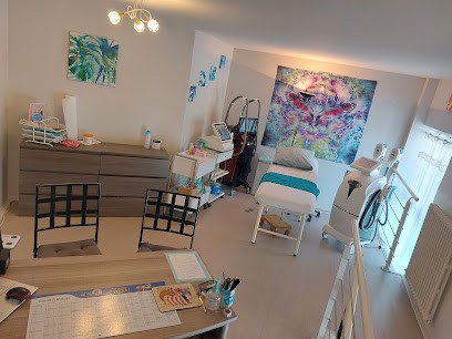 Centre De Cryolipolyse / LOELINE CRYO, Institut de Beauté à Saintes