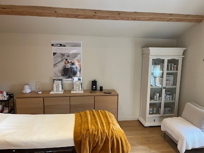 Aline Maison De Beauté, Institut de Beauté à Theizé