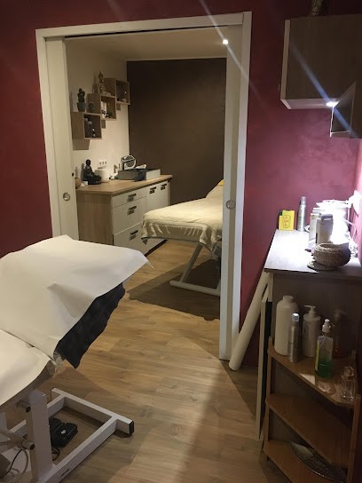 Institut Main de plume, Institut de Beauté à Saint-Flour