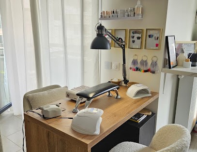 LR Beauty06 - Nails, Institut de Beauté à Chessy