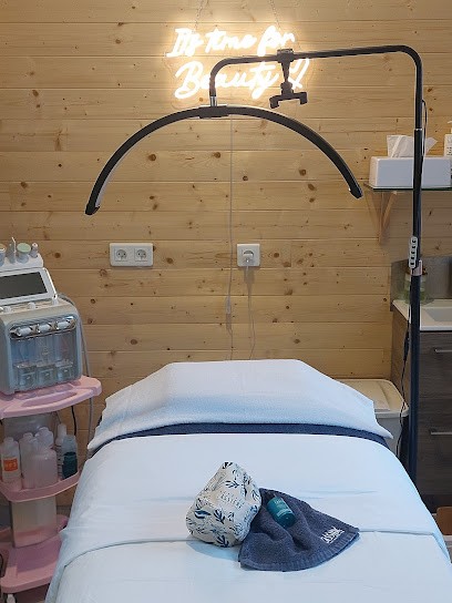 Lisa Quillin Beauty & Skincare, Institut de Beauté à Chelles