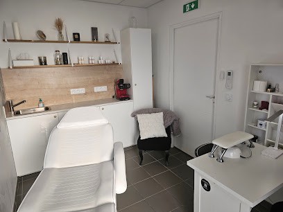 Angebeauty, Institut de Beauté à Rochetoirin