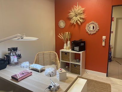 Barata Alisson - Styliste Ongulaire, Institut de Beauté à Duppigheim