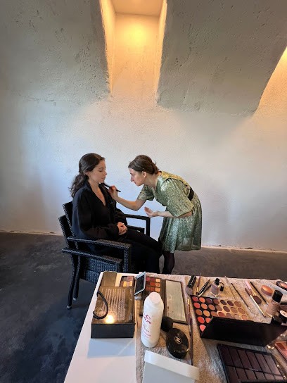 L' éclosion Dorée - Esthéticienne à domicile Morgane Charlin, Esthéticienne à Boisset-lès-Montrond