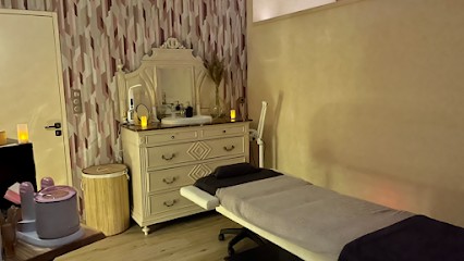 Auprès d’Eugénie, Institut de Beauté à Châteauneuf-de-Randon