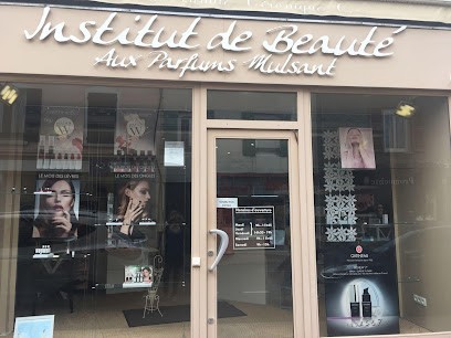 Lucie Aux Parfums Mulsant, Esthéticienne à Roanne