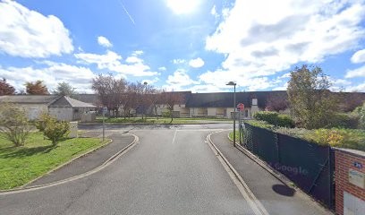 Anna Bel Ongle, Esthéticienne à Saint-Denis-en-Val