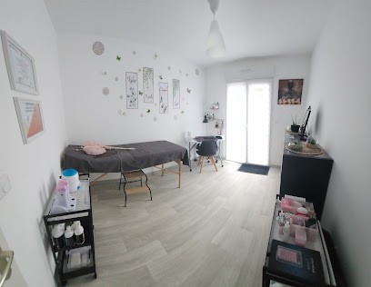 Typhaine Esthetique : Esthéticienne, Prothésiste Ongulaire, Technicienne De Cils, Institut de Beauté à Villers-Bretonneux