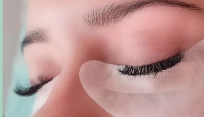 Pose Extension De Cil Emil'eyes Beauty / Epilation Au Fil / Browlift / Spray Tan, Institut de Beauté à La Ciotat