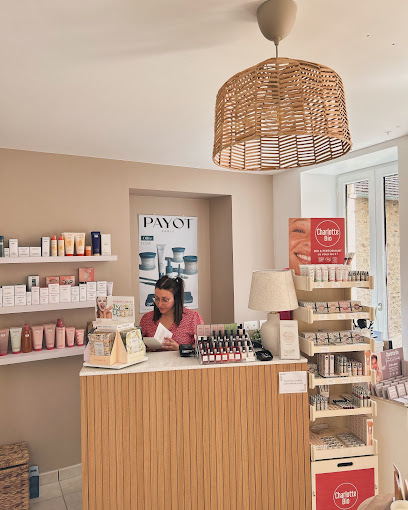 Les P'tites Mains D'emma, Institut De Beauté à Jarnages