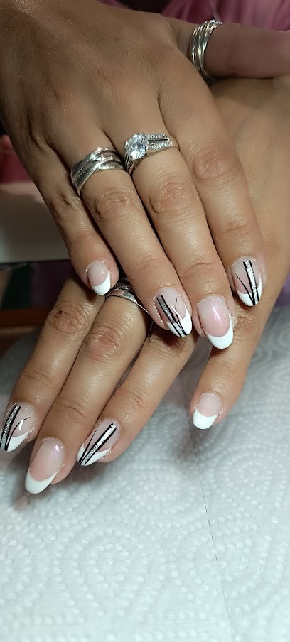 Bella mano, Institut de Beauté à Rochejean