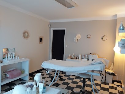 C D Esthetique, Institut de Beauté à Châteauneuf-de-Gadagne