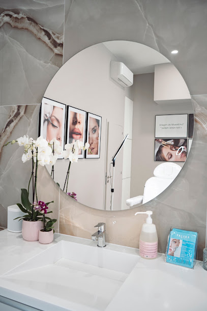 Studio Valéria Paul - Maquillage Permanent, Extension De Cils, Eyelash Extension, Institut De Beauté à Montpellier