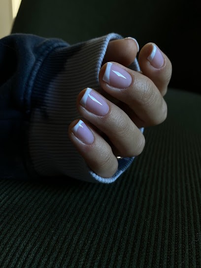 Beauty Time By Julie - Nails manicure & lashes - Ongles Cils - Esthéticienne à Domicile, Institut de Beauté à Ramatuelle