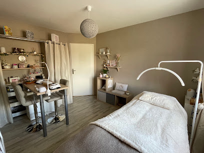 Emilie Jolie Atelier De Beauté Permanente, Institut De Beauté à Bois-le-Roi