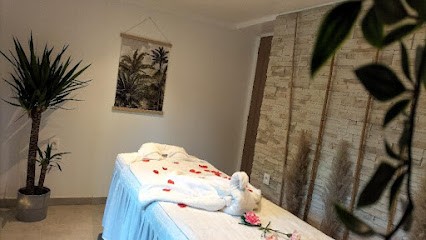 Zen M'Beauty médaillée d'or en massage, Esthéticienne à La Ferté-Alais