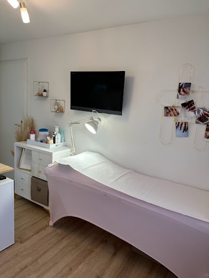 H’elo Beauty, Esthéticienne à Soindres