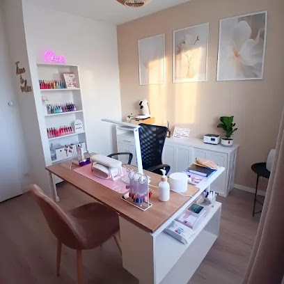 Oh,Bella Nails, Institut De Beauté à Verjux
