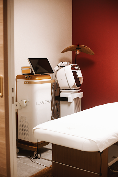 Les Soins De Camille, Institut De Beauté à Cers