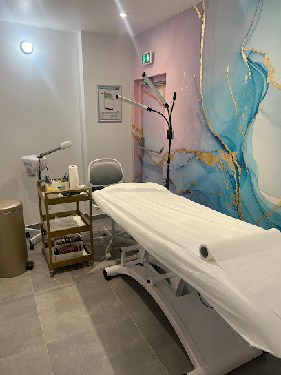 Lalka - Institut De Beauté Paris 8 - Manucure / Soin Visage / Extension De Cils, Institut De Beauté à Paris 08