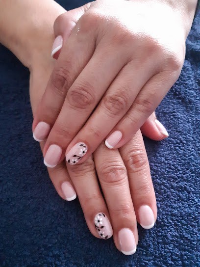 Esthéticienne-prothésiste Ongulaire à Domicile-Bien Etre LF-Besançon-Doubs, Esthéticienne à Besançon