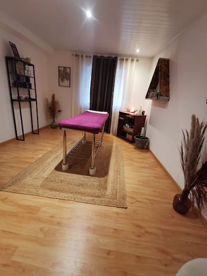 camille.esthetiquemassage, Esthéticienne à Priay
