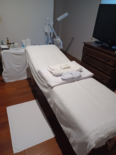 Kalysta Esthétique - Esthéticienne À Domicile: Soins Visage/Corps, Épilation, Manucure, Pédicure, Extension De Cils, Massages Institut De Beauté à Caudan