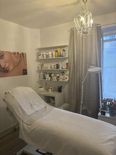 Françoise Esthétique Institut De Beauté à Paris 02