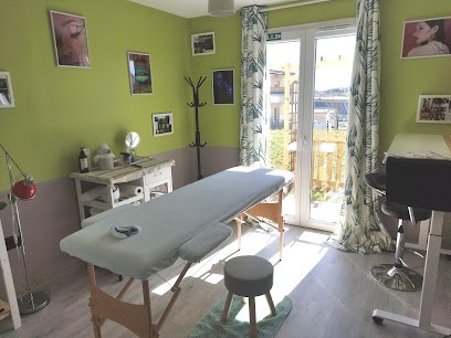 Julien Frehel, Esthéticienne à Foulayronnes