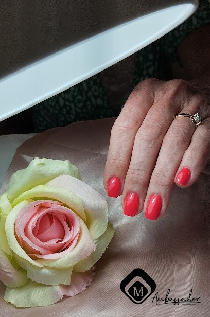 Laetitia Nail's (Ongles, Cils Et Formations), Institut de Beauté à Grasse