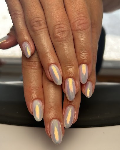 Laura K__onglerie/Maquillage, Institut de Beauté à Pomérols